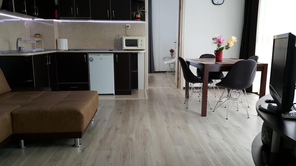 Kraybrezhna Apartment Pomorie Ngoại thất bức ảnh