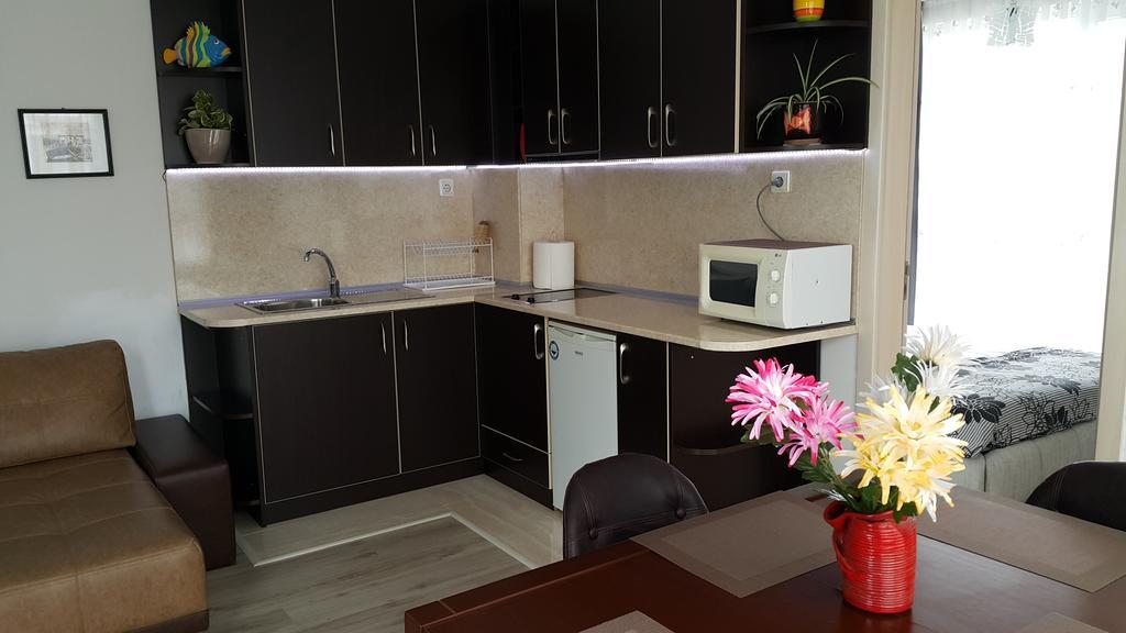 Kraybrezhna Apartment Pomorie Ngoại thất bức ảnh